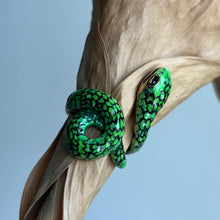 Load image into Gallery viewer, GREEN TEMPTATION ring
