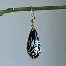 Load image into Gallery viewer, MARUZZA WINTER earrings
